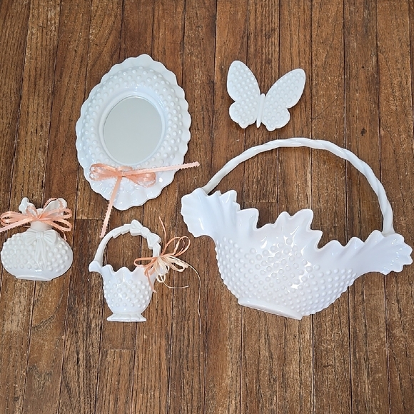 Vintage Wall Decor White Hobnail SET 5 Matching Burwood Baskets Mirror Butterfly - Picture 4 of 17